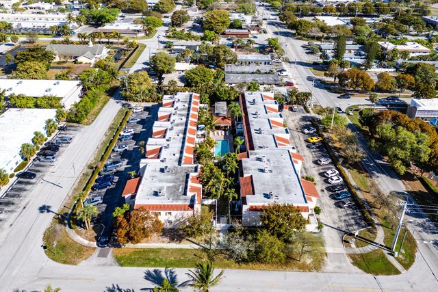 236 SE 10th Avenue, Pompano Beach, FL 33060