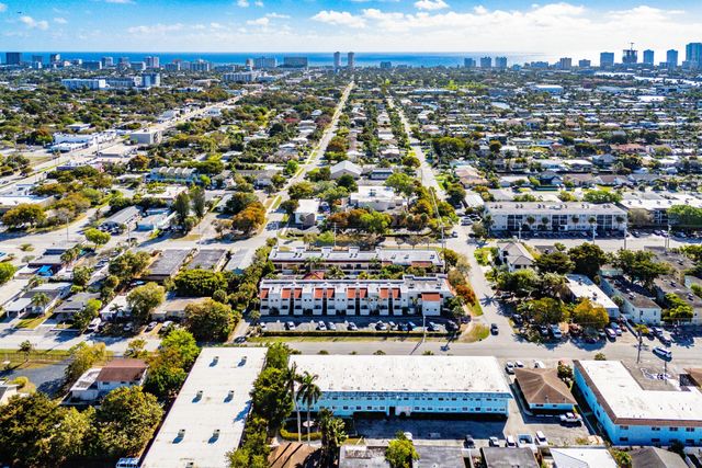 236 SE 10th Avenue, Pompano Beach, FL 33060