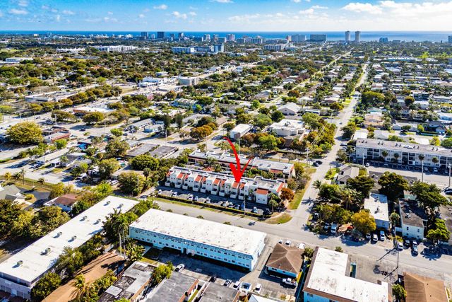 236 SE 10th Avenue, Pompano Beach, FL 33060