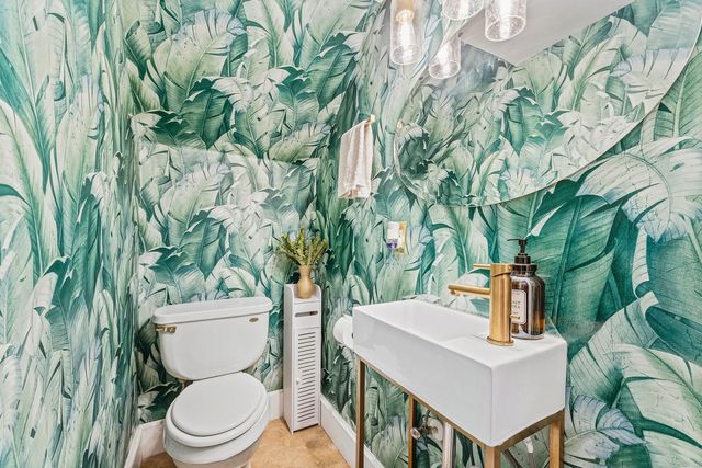 236 SE 10th Avenue, Pompano Beach, FL 33060