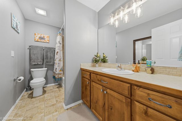 5916 S Windstar St, Spokane, WA 99224