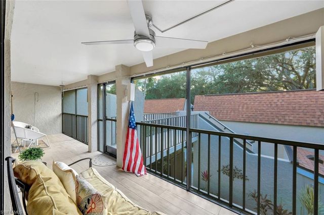 15400 Cedarwood Ln Apt 201, Naples, FL 34110