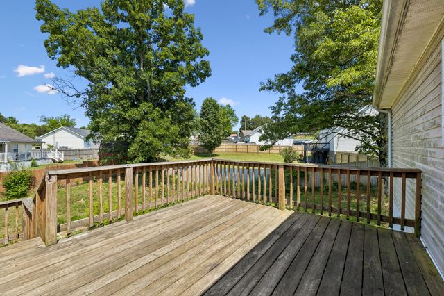 510 Corlew Cir, White Bluff, TN 37187