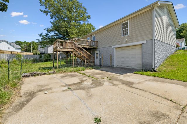 510 Corlew Cir, White Bluff, TN 37187