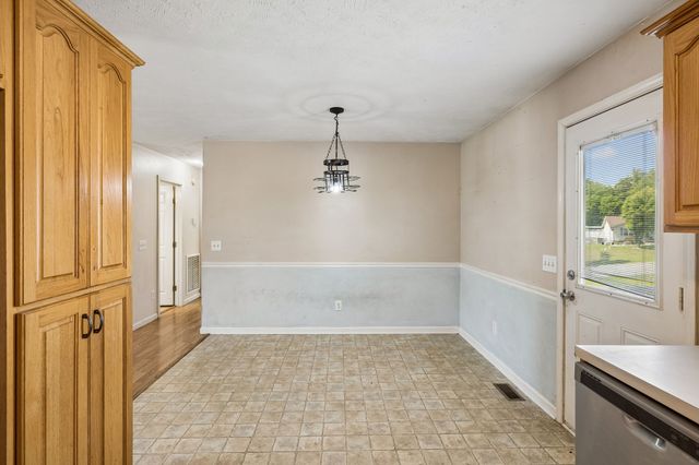 510 Corlew Cir, White Bluff, TN 37187