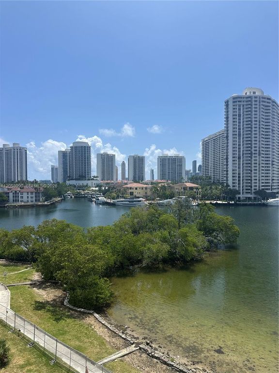 2930 Point East Drive E601, Aventura, FL 33160