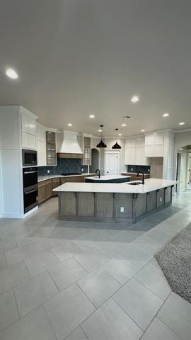 8005 NW 146th Street, Oklahoma City, OK 73142