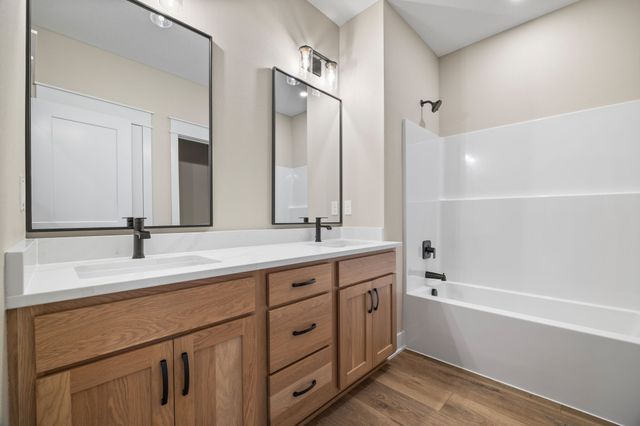 1911 NE Pond View Court, Ankeny, IA 50021