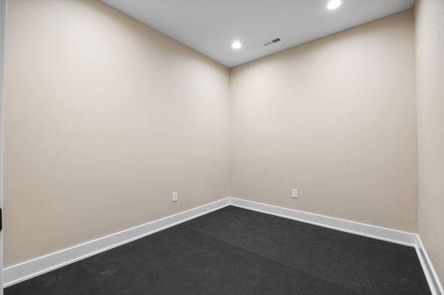 1911 NE Pond View Court, Ankeny, IA 50021