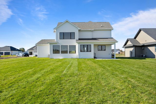 1911 NE Pond View Court, Ankeny, IA 50021