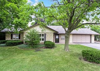 1600 W 55th Street, La Grange Highlands, IL 60525