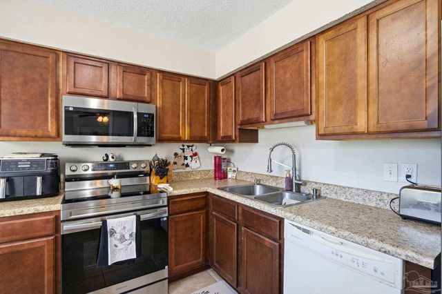 3563 Southwind Dr A and B, Gulf Breeze, FL 32563