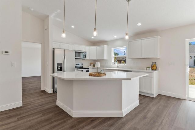 2011 EDGEWOOD AVENUE, Leesburg, FL 34748