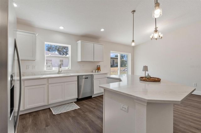 2011 EDGEWOOD AVENUE, Leesburg, FL 34748