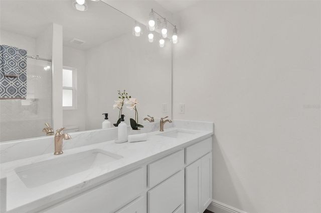 2011 EDGEWOOD AVENUE, Leesburg, FL 34748