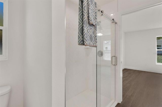 2011 EDGEWOOD AVENUE, Leesburg, FL 34748