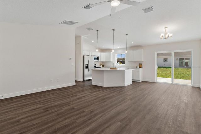 2011 EDGEWOOD AVENUE, Leesburg, FL 34748