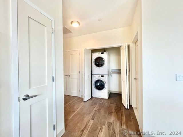 215 Stillwater Avenue 412, Stamford, CT 06902