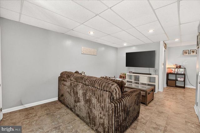 42 WENNER DR, Brunswick, MD 21716