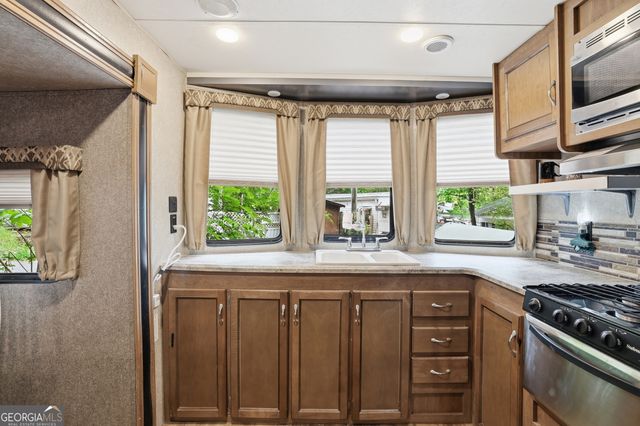1052 Mountain Shadows Drive, Cleveland, GA 30528