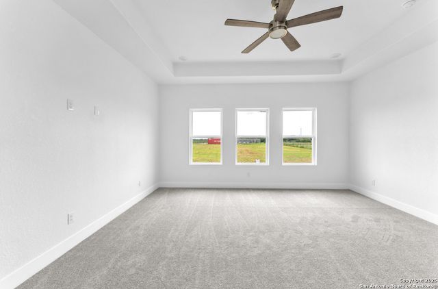 285 Medina Verde Dr, Natalia, TX 78059