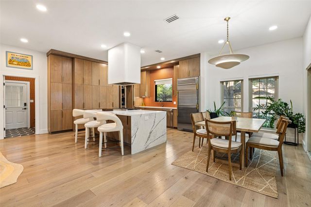 10200 La Costa DR, Austin, TX 78747