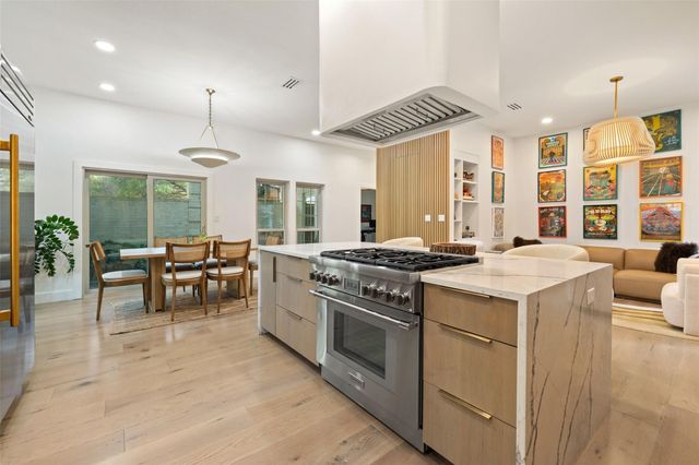 10200 La Costa DR, Austin, TX 78747