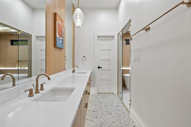 10200 La Costa DR, Austin, TX 78747