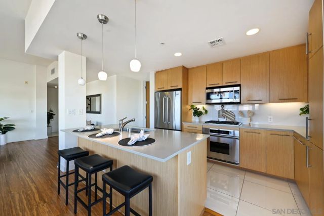 845 Fort Stockton Dr. 303, San Diego, CA 92103