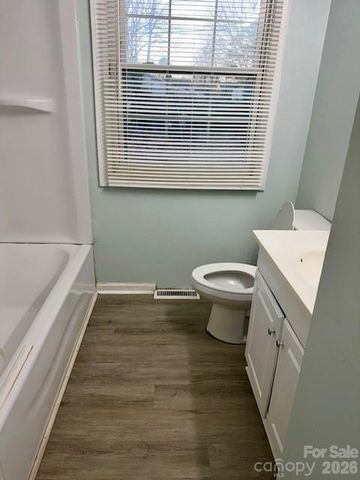 735 Pondella Drive, Charlotte, NC 28213