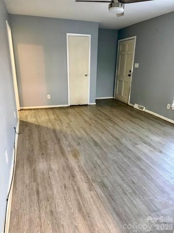 735 Pondella Drive, Charlotte, NC 28213