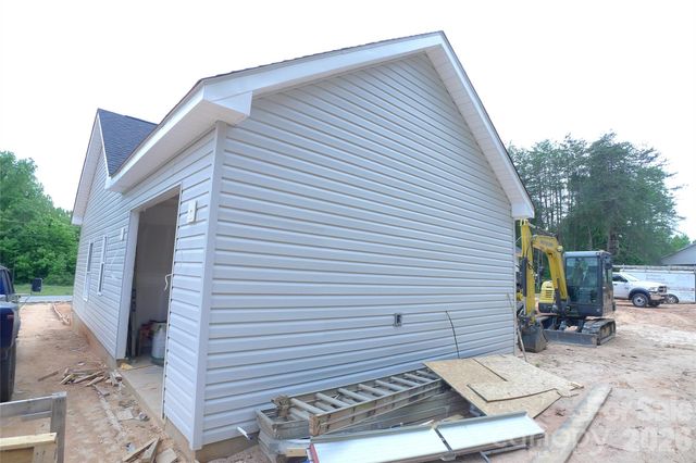 185 Creekside Drive, Mocksville, NC 27028