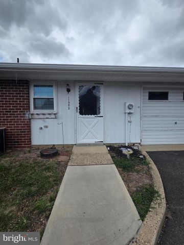 1198 SHETLAND DR, Lakewood, NJ 08701
