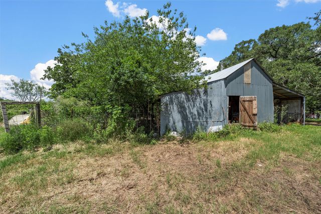 709 S Pleasant Hill Road, Axtell, TX 76624