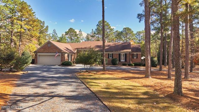 25 Linville Drive, Pinehurst, NC 28374