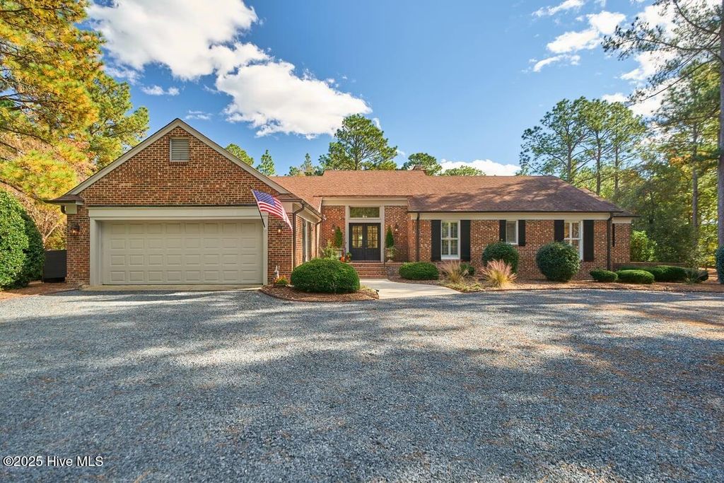 25 Linville Drive, Pinehurst, NC 28374