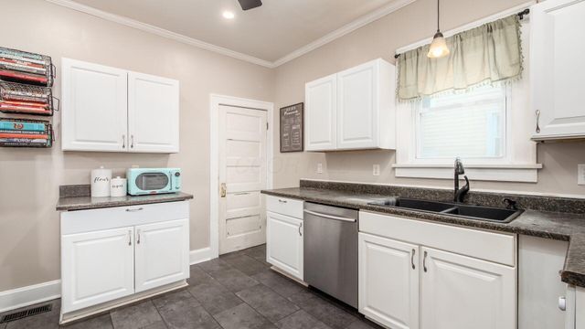 83 Neal Avenue, Newark, OH 43055