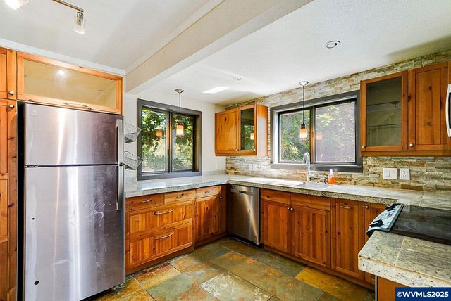 5393 Faith Av NE, Salem, OR 97305