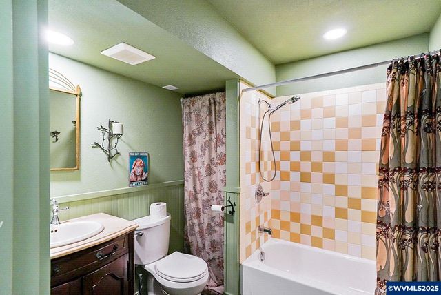 5393 Faith Av NE, Salem, OR 97305