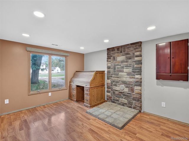 43801 Burtrig Road, Van Buren Charter Township, MI 48111