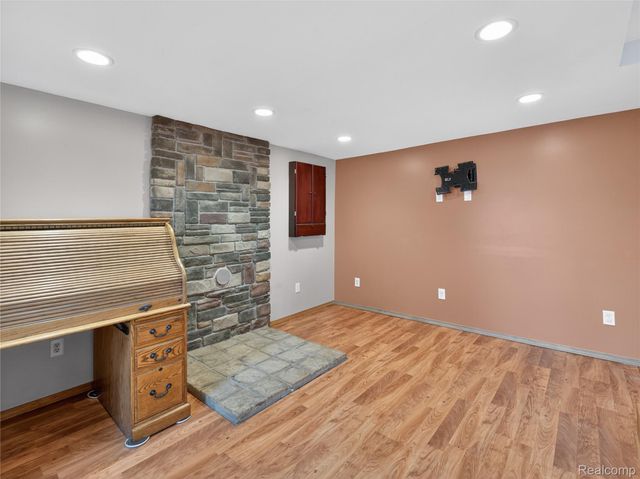 43801 Burtrig Road, Van Buren Charter Township, MI 48111