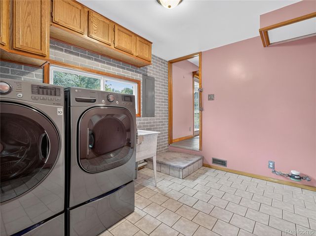 43801 Burtrig Road, Van Buren Charter Township, MI 48111