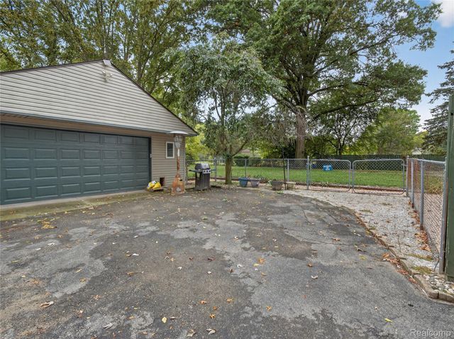 43801 Burtrig Road, Van Buren Charter Township, MI 48111