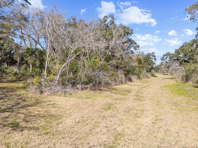 1651 Private Road 648 Street, Cedar Lake, TX 77414