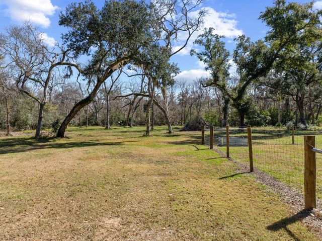 1651 Private Road 648 Street, Cedar Lake, TX 77414