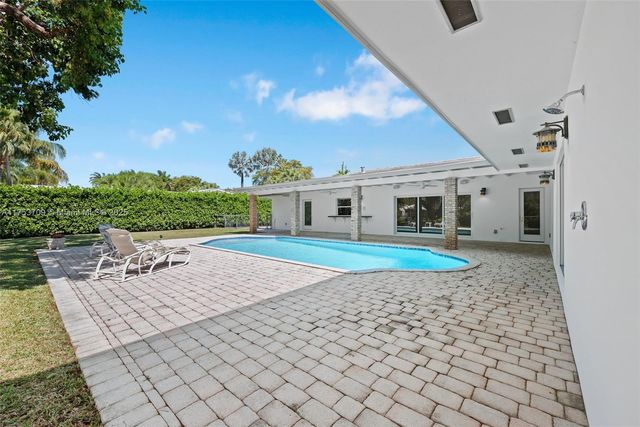 13060 SW 70th Ave, Pinecrest, FL 33156