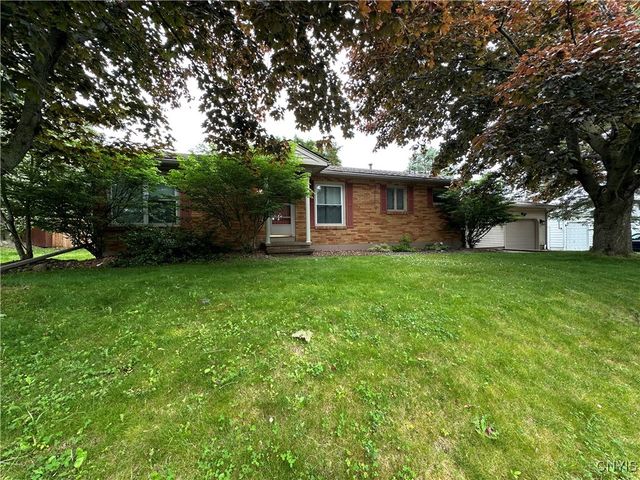 8 Sunrise Drive, Oswego-city, NY 13126