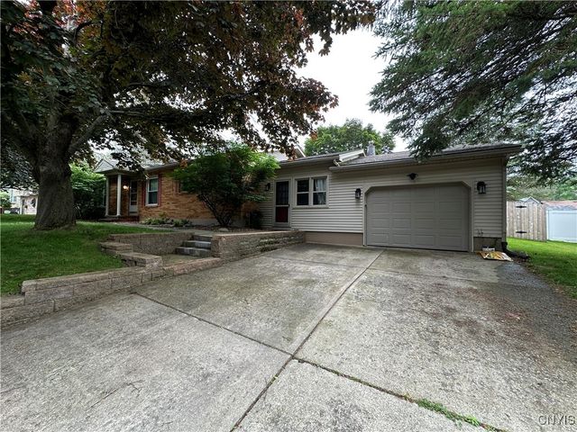 8 Sunrise Drive, Oswego-city, NY 13126