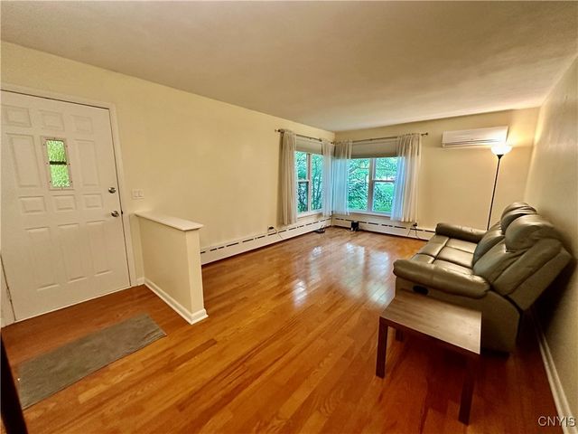 8 Sunrise Drive, Oswego-city, NY 13126