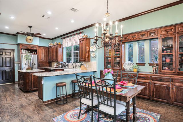 1204 Hills Creek Drive, Mckinney, TX 75072